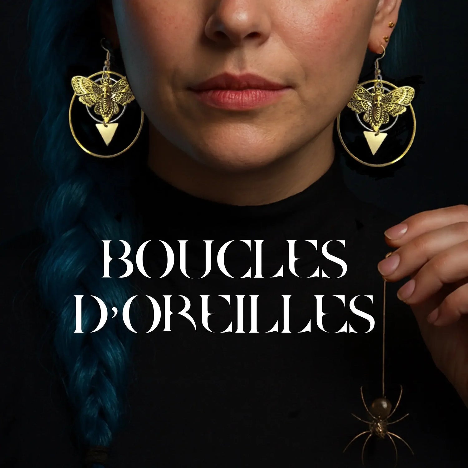 Boucles d'oreilles Noctis Aura présenté en gros plan, mettant en valeur ses détails délicats, son design inspiré de la nuit et ses finitions lumineuses.